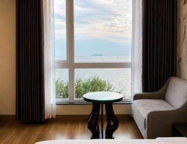 Two-Bedroom Apartment with Sea View