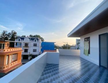 Family Room with Side Sea View