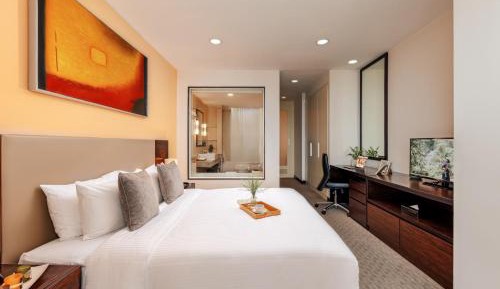 Deluxe One-Bedroom Apartment
