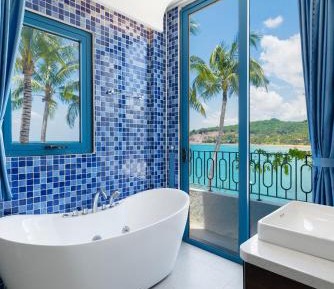 Double Room with Balcony and Sea View