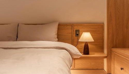 Standard Queen Room