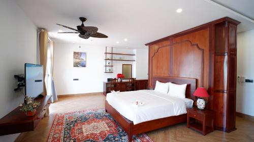 King Suite with Spa Bath