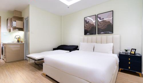 King Studio with Sofa Bed