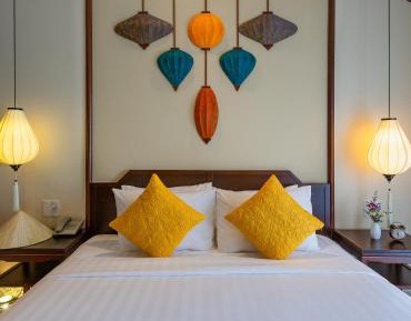 Savvy King/Twin Suite, Balcony with Riverside View