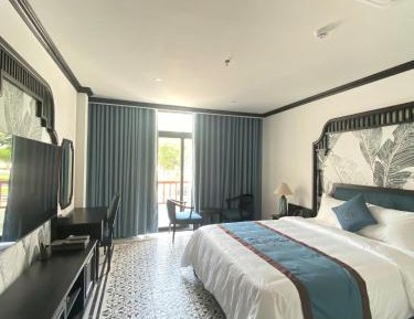 Deluxe Double Room with Balcony