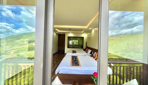 Quadruple Room with Mountain View