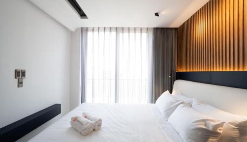 One-Bedroom Deluxe Apartment
