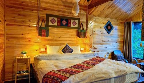 Double Room with Mountain View