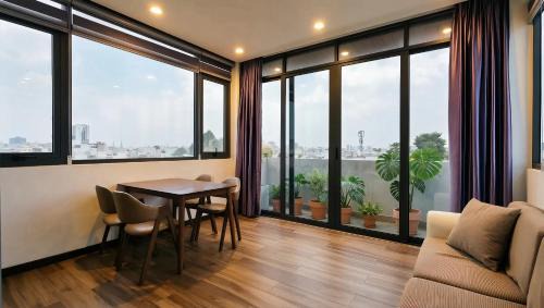 One-Bedroom Apartment with Balcony