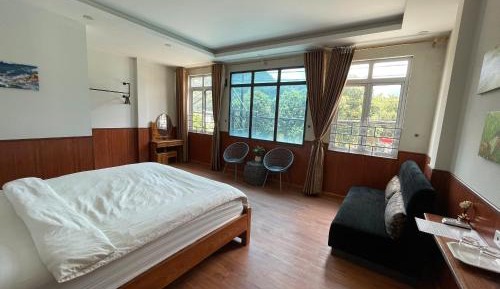 King Room with Mountain View