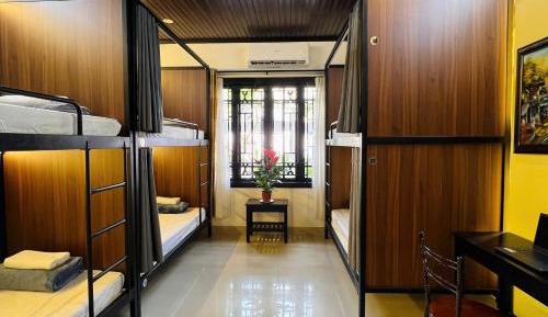Bed in 8-Bed Mixed Dormitory Room