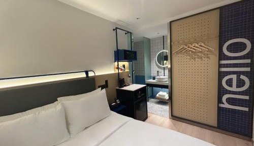 Queen Room