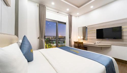 Deluxe Double Room with Balcony