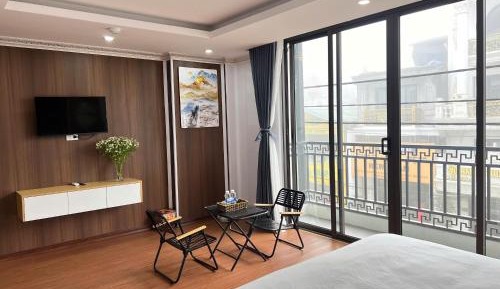 Queen Room with Balcony