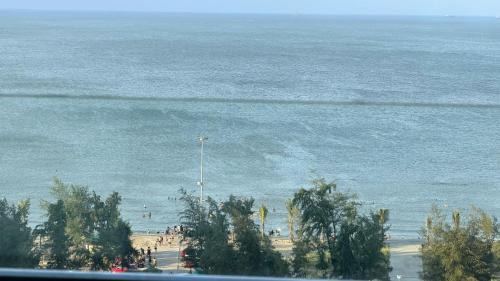 Two-Bedroom Apartment with Balcony and Sea View