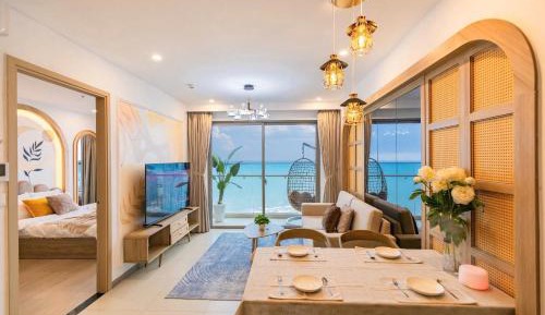 Three-Bedroom Apartment with Balcony