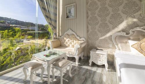 King Room with Mountain View