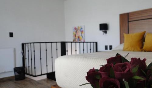 Studio - Split Level