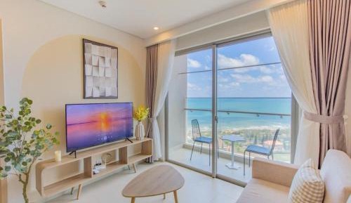 Three-Bedroom Apartment with Ocean View