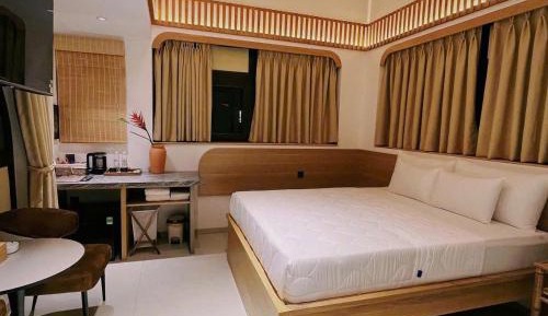 Standard Queen Room