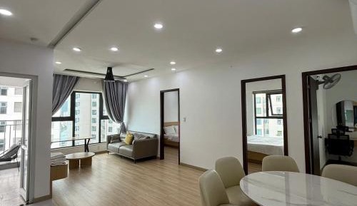 Three-Bedroom Apartment with Balcony