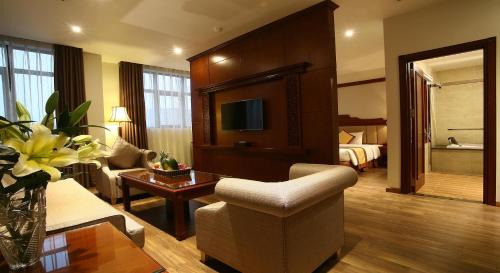 Suite with City View