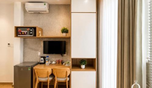 One-Bedroom Apartment with Balcony
