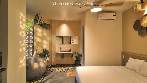 Queen Room with Spa Bath