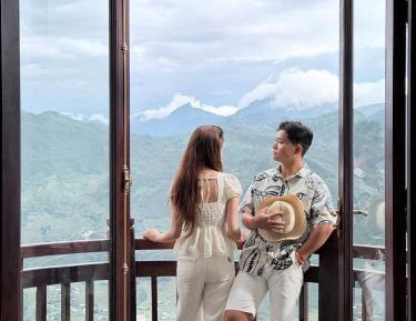 King Suite with Balcony