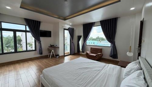 King Room with Balcony