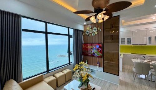 Two-Bedroom Apartment with Balcony and Sea View