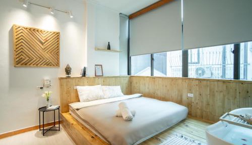 Studio with Spa Bath