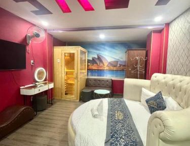 Suite with Sauna