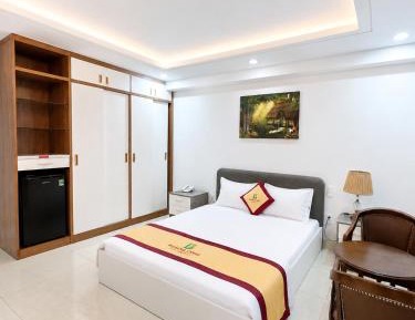 Queen Room