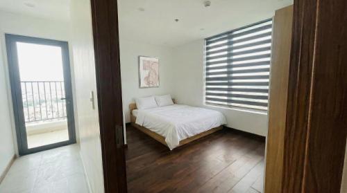 Three-Bedroom Apartment with View