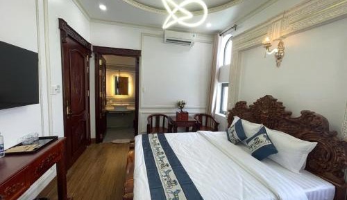 Standard Queen Room