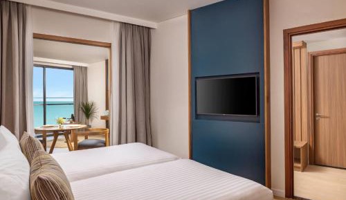 Family Grand Suite with King Bed, Single Bed and Sea View