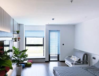 Deluxe Room (2 Adults + 1 Child)