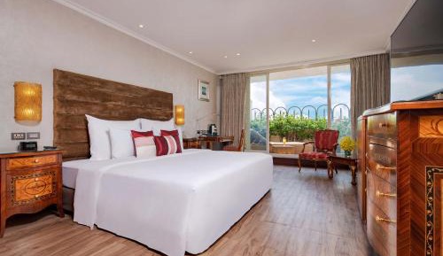 Terrace Suite (Lounge Access & Return Airport Transfers)