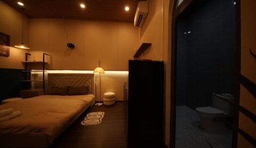 Deluxe Studio