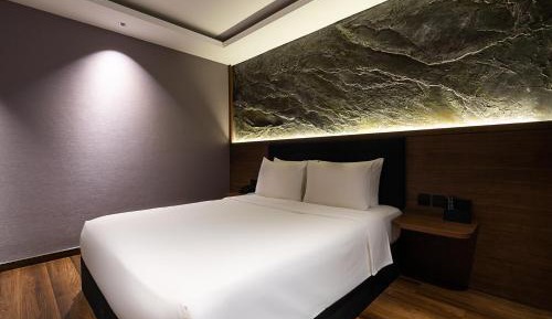 Superior Room with Bathtub - No Window - Free Daily In-room Mini-bar