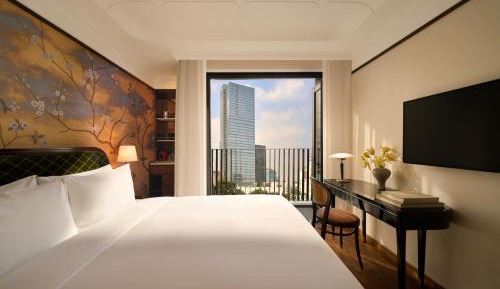 Deluxe Queen Room