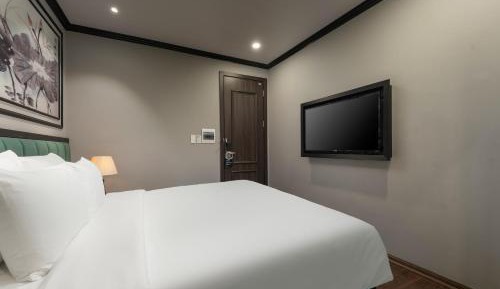 Deluxe Double or Twin Room with City View
