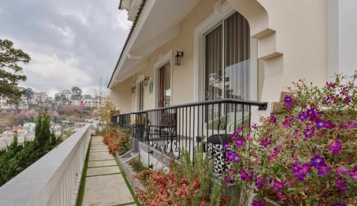 Queen Room with Balcony