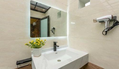 One-Bedroom Bungalow