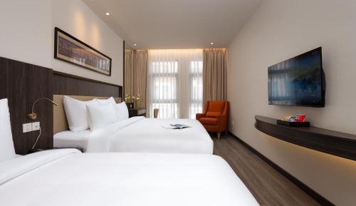 Deluxe Family Room
