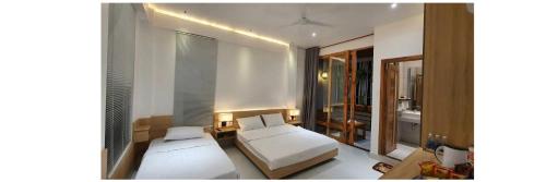 Triple Room with Balcony