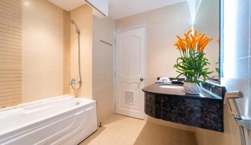 Suite with Spa Bath