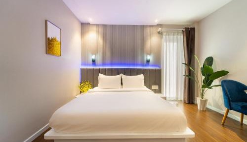 Deluxe Double Room with Balcony