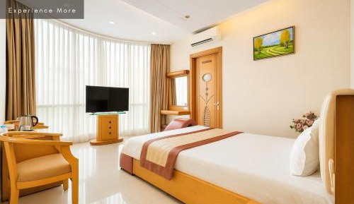 Deluxe Queen Room